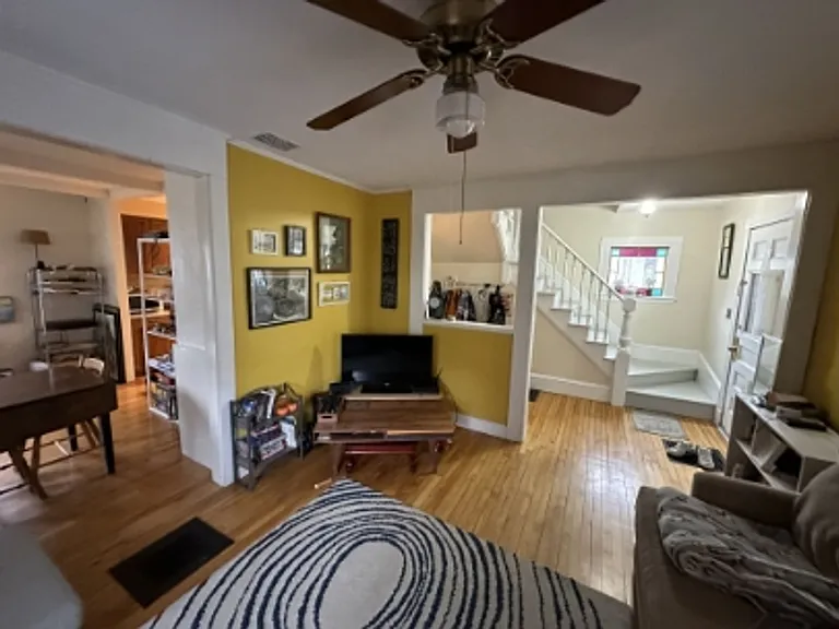 30 Forest Ave — Photo 2