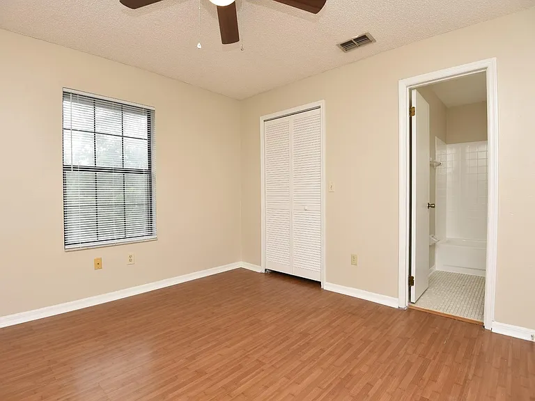 5462 Bracken Ct — Photo 18