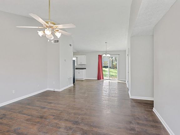 3rd image of 108 Apple Valley Dr