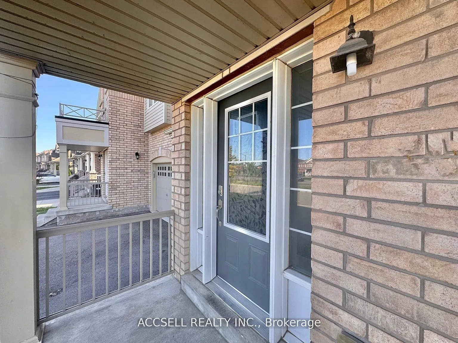 4 bed, $2,999 — Photo 2
