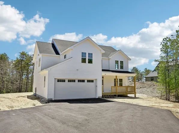 33 Seabiscuit Dr, Plymouth, MA 02360