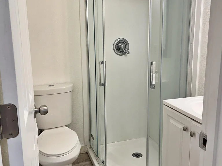 115 SE 6th St #107 — Photo 5