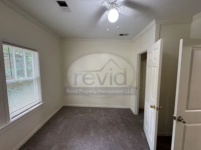 3749 Douglass Ave — Photo 9