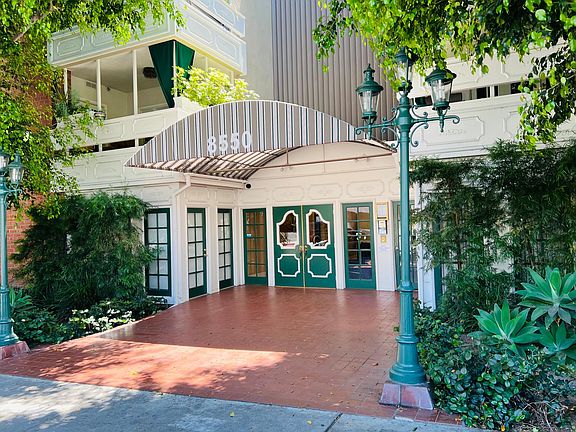 5th image of 8550 Holloway Dr APT 102