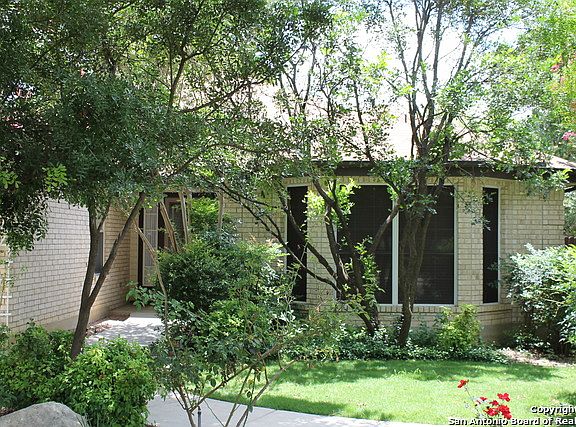 3rd image of 3560 Peachtree Ln