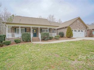 1350 Kensington Cir, Newton, NC 28658