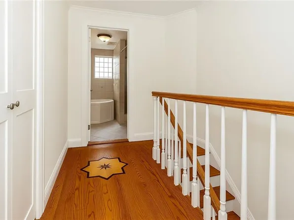 2 Roosevelt Court image 15 of 22