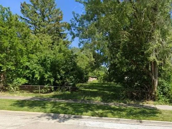 3103 Galilee Ave, Zion, IL 60099