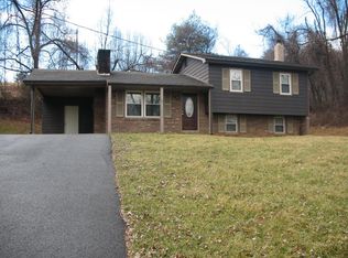 67 White Dove Ln, Galax, VA 24333