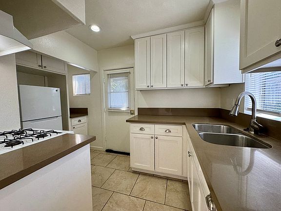 3rd image of 1040-1044 S Ditman Ave #1040