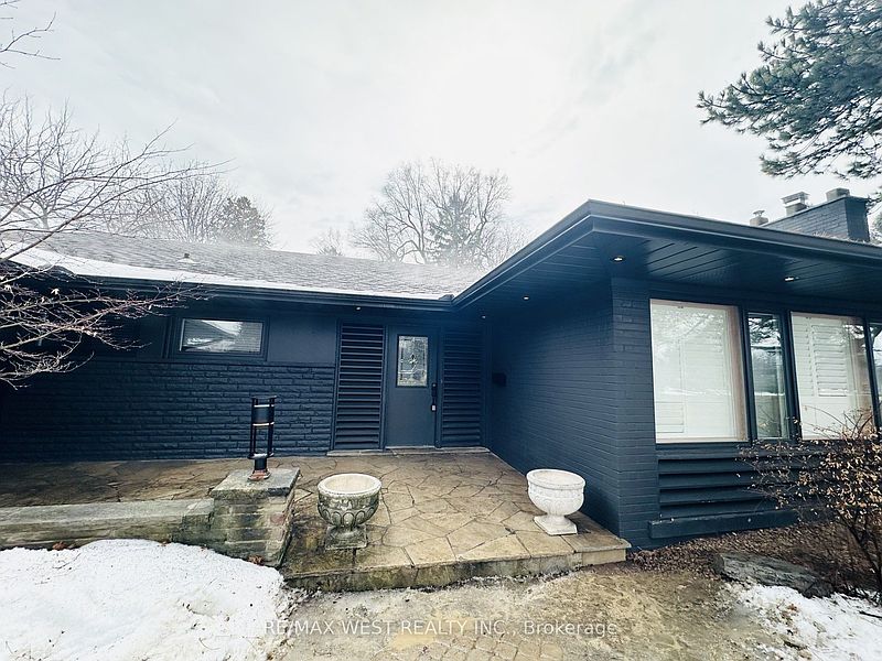 Toronto House for rent - 5 Bedrooms — photo 4