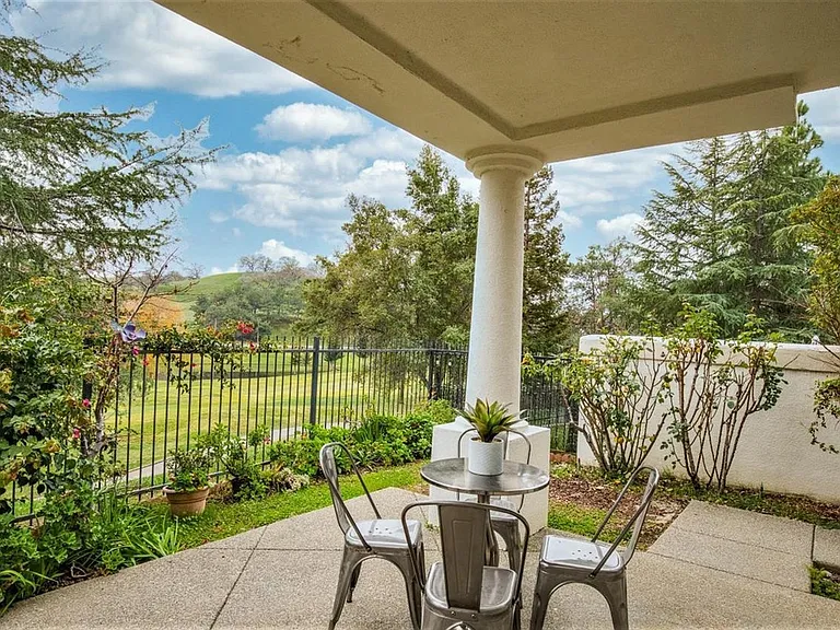 3233 Quail Hollow Dr #1 — Photo 41