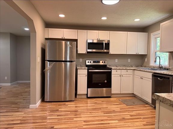 3rd image of 6292 Traylor Ln