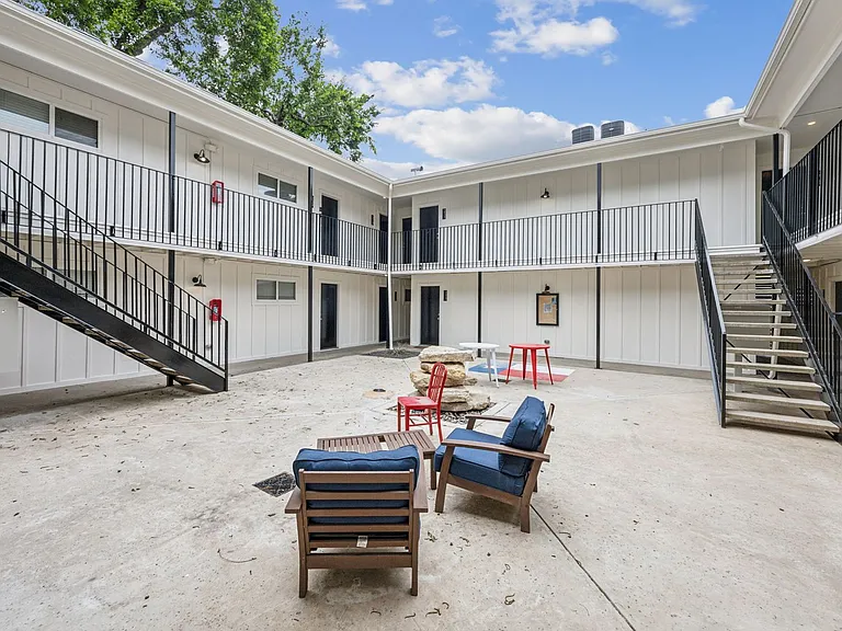 The Republic Apartments — Photo 8