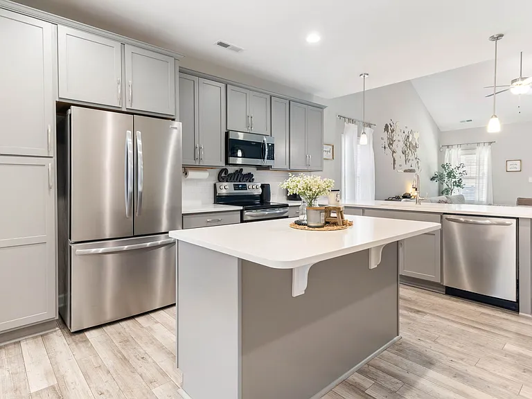 66 Kensington Dr — Photo 8
