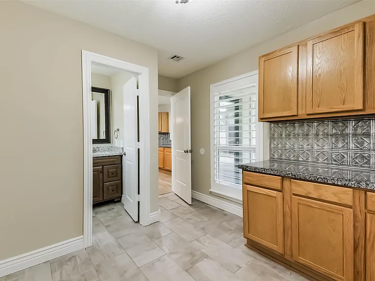 3911 Cherry Forest Dr — Photo 18