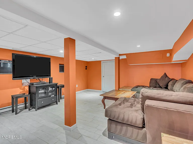 207 Monmouth Ave — Photo 49
