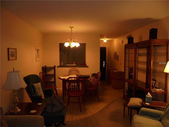 3rd image of 13740 Oakwood Ln