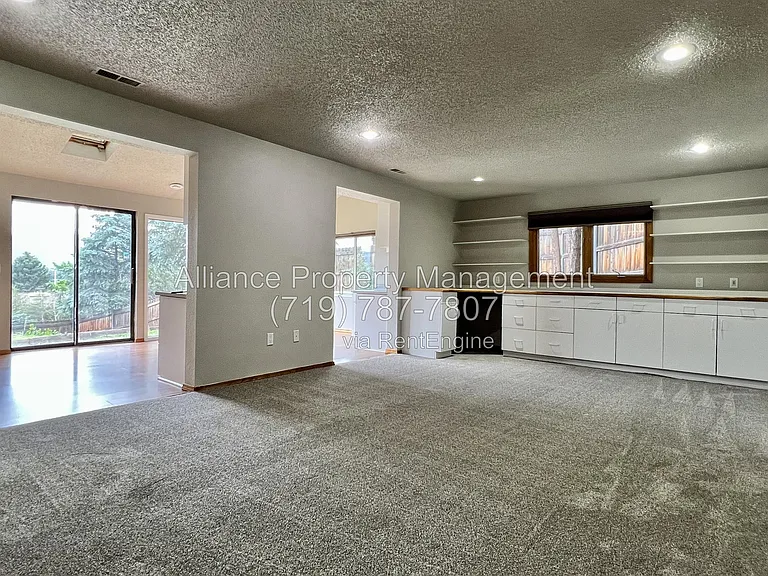 6318 Galway Dr — Photo 39