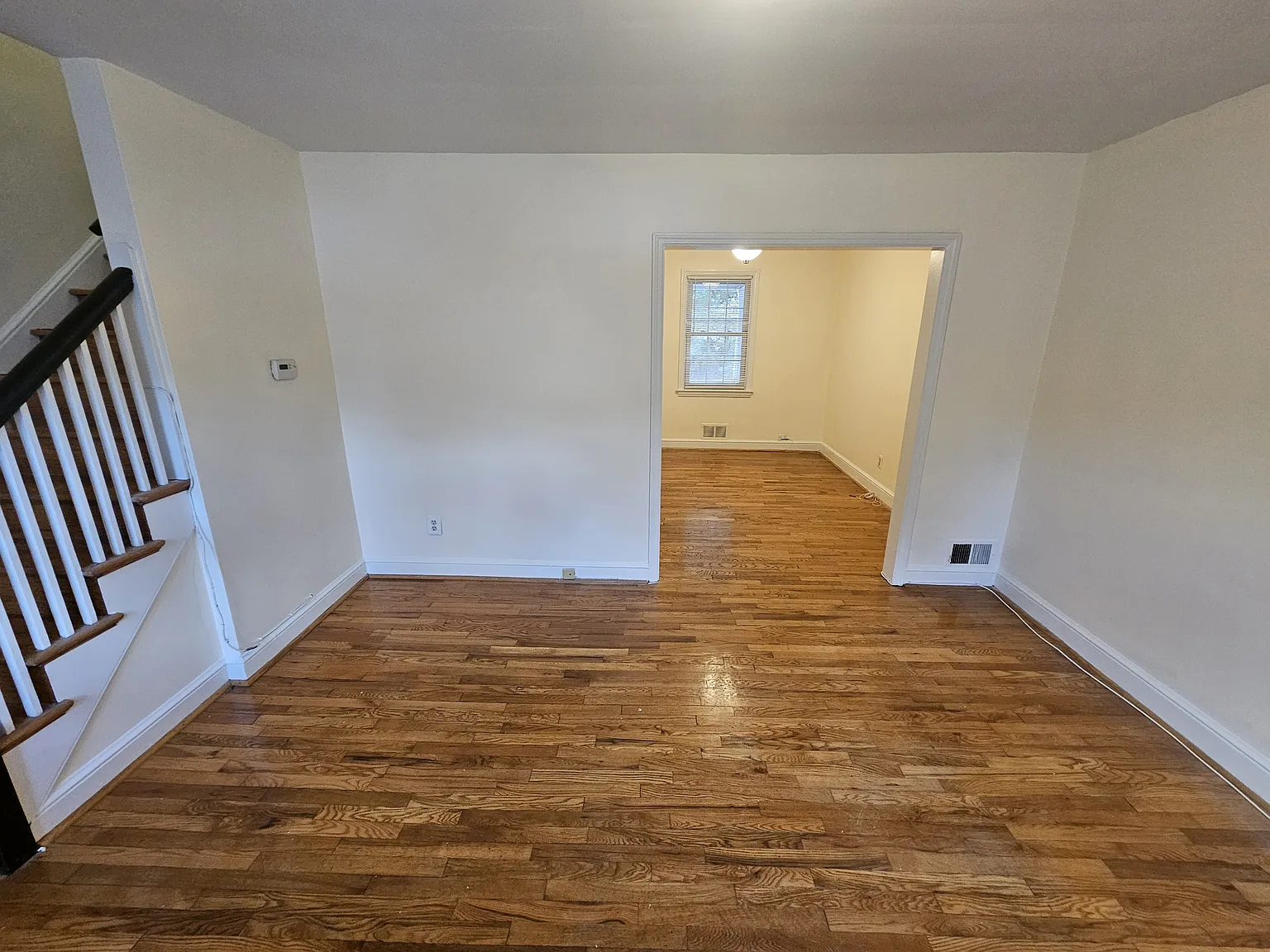 2 bed, 864 sqft, $2,350 — Photo 2