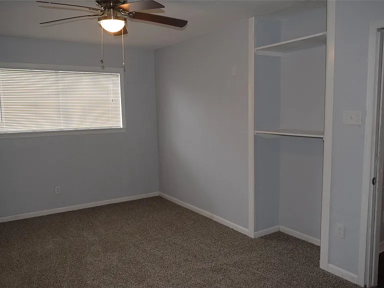 9902 Tolman St — Photo 8