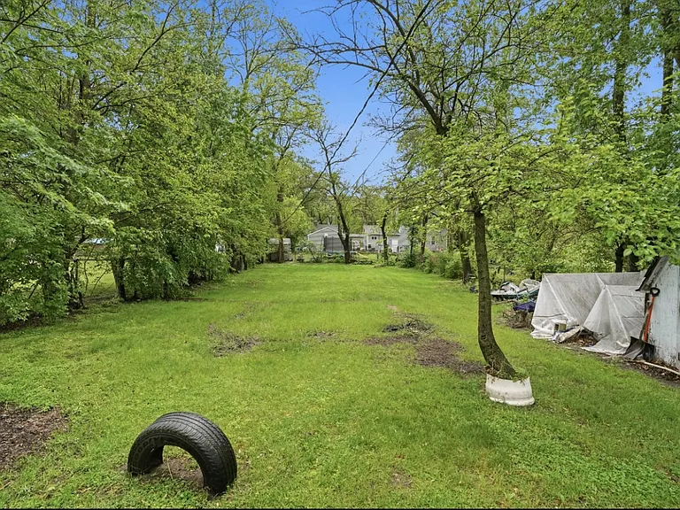 3223 E 35th Pl — Photo 10