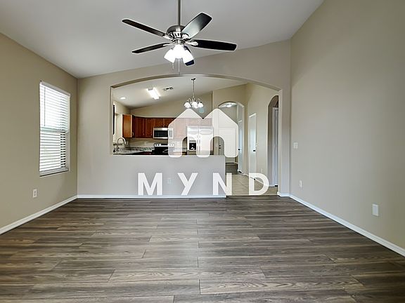 3rd image of 1034 E Saddle Way