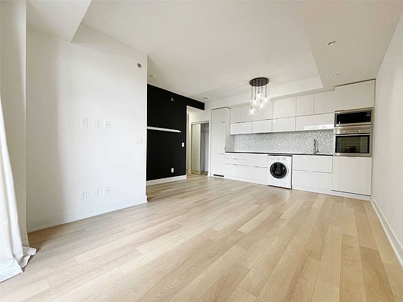 5th image of 318 Richmond St W Unit 2504