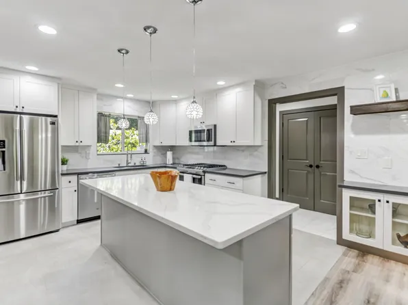 3751 Dell Rd, Carmichael, CA 95608