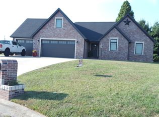 1460 W Rabbit Run, Haubstadt, IN 47639