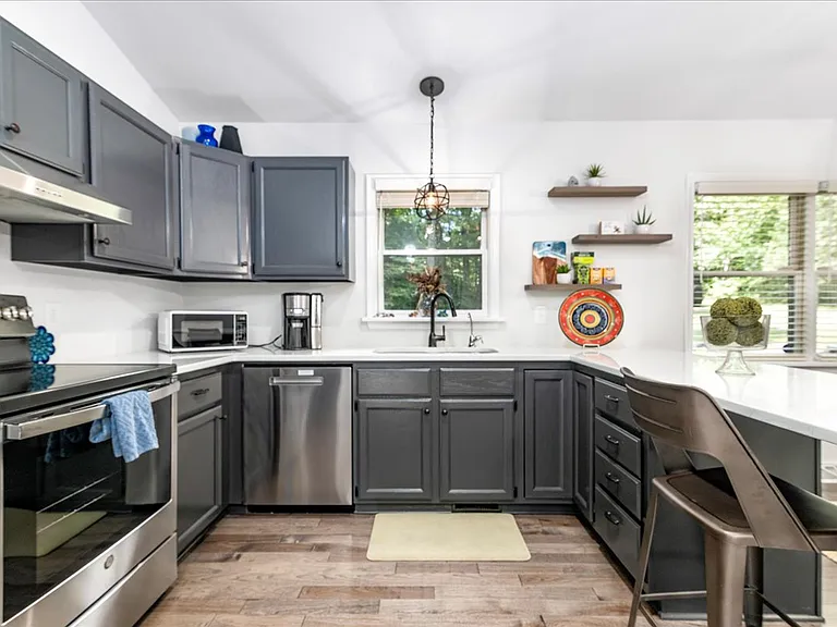 244 Ridgeway Dr #B — Photo 5