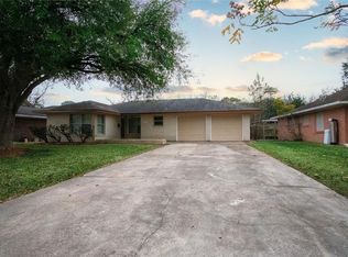 1709 Colby Dr, Baytown, TX 77520