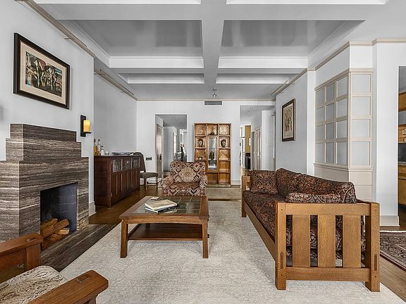 3rd image of 34 W 74th St APT 4C