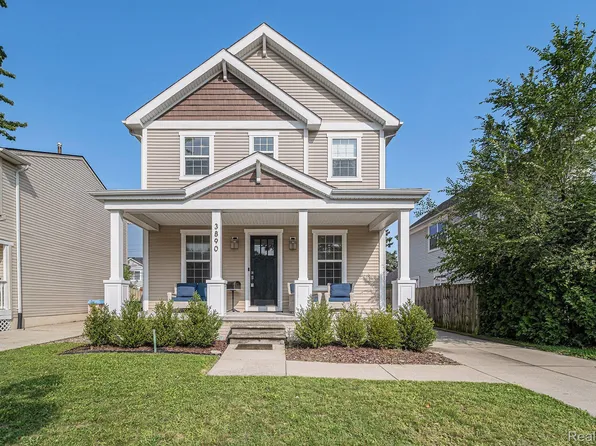 3890 Royal Ave, Berkley, MI 48072