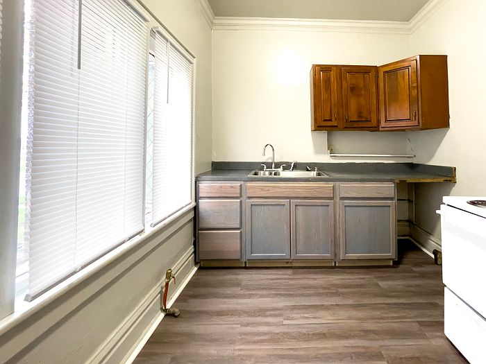 1st image of 1422 W Central Ave #7