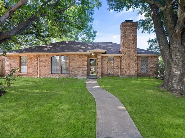 1403 Casa Linda St, Ennis, TX 75119