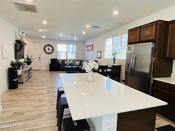 4th image of 1129 E Sabino Dr