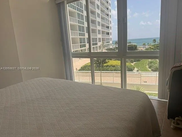 5401 Collins Ave #230 — Photo 32