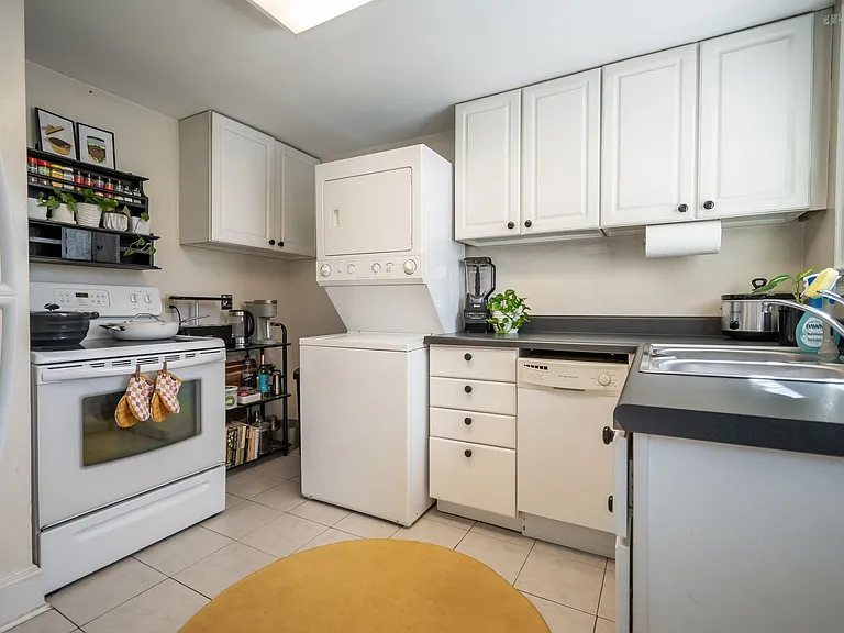 118 University Dr — Photo 15