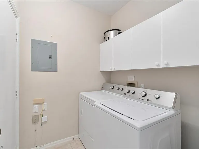 3412 Pointe Creek Ct #102 — Photo 31