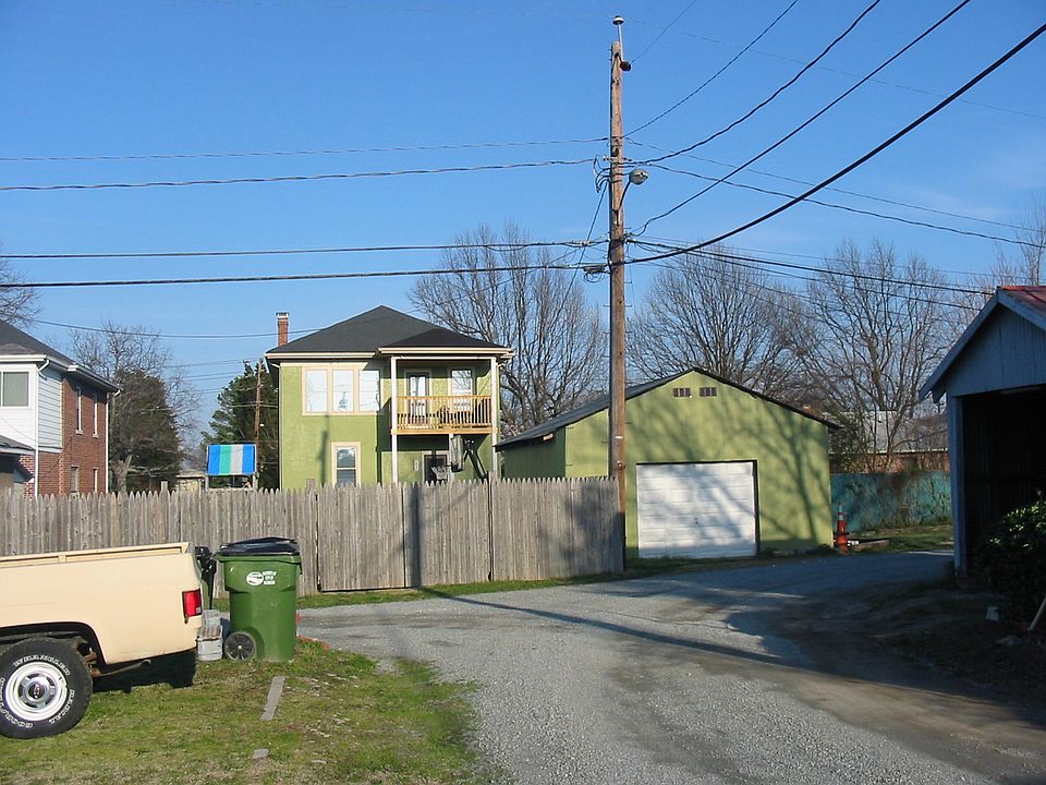 2nd image of 2504 Brook Rd