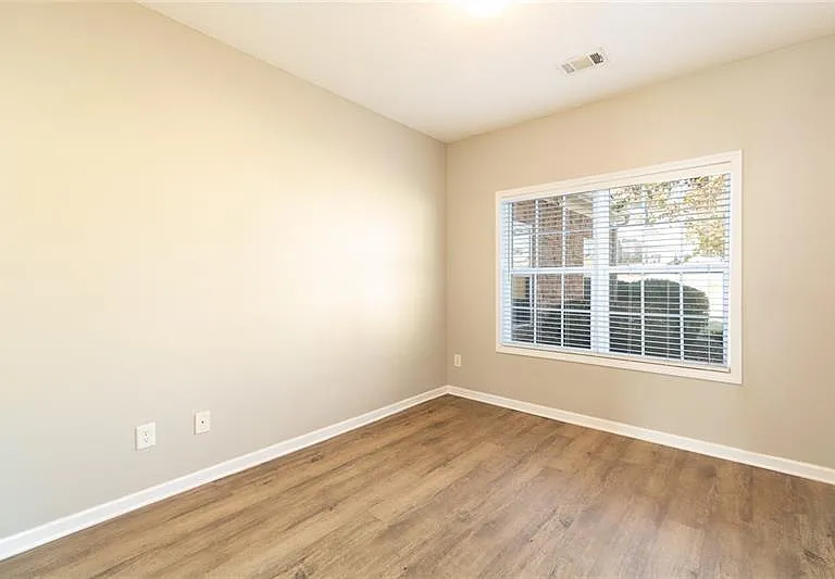 300 McKendree Ct — Photo 24