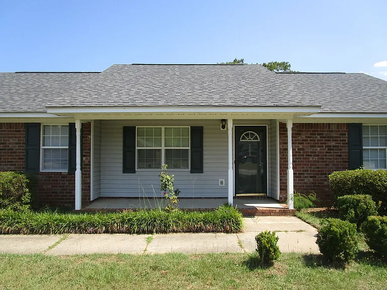 2555 Nicholson Dr — Photo 3