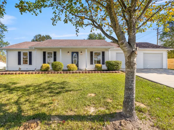 215 Lakeview Dr, Lawrenceburg, KY 40342