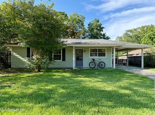 137 Hickory Dr, Ocean Springs, MS 39564
