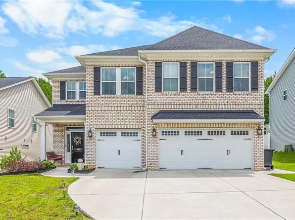 7388 Deerhurst Ln, Kernersville, NC 27284