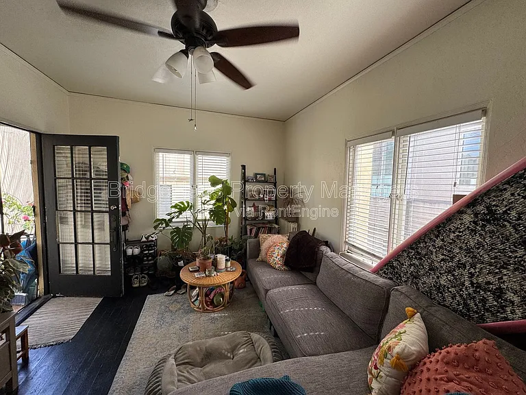 2660 6th Ave — Photo 5