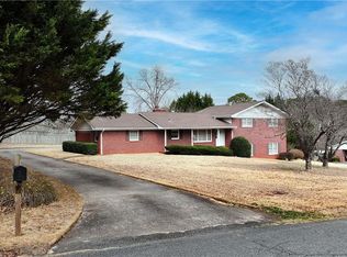 147 Ridgeway St, Winder, GA 30680