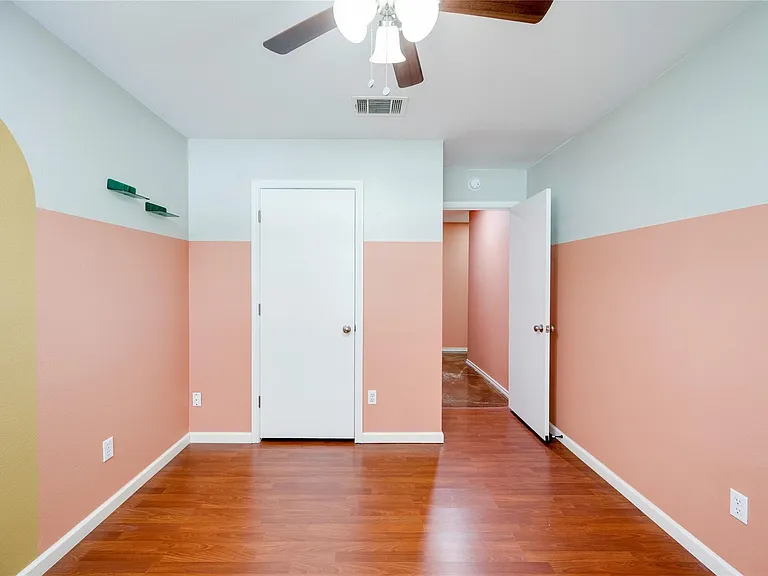 18325 Maxa Dr — Photo 23