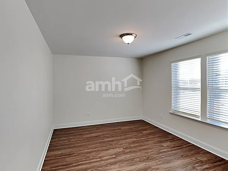 2134 Laurel Village Cir — Photo 24
